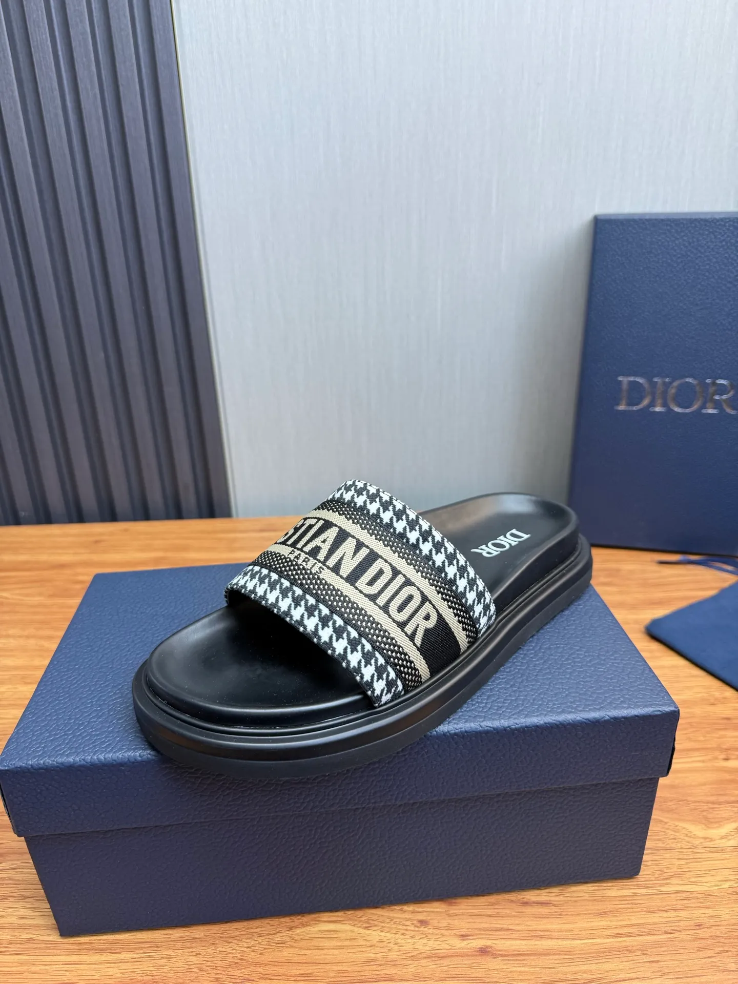 Men's shoes 260💰 Dior. Men's slippers🩴Official website 1:1 production 38-45 size 45 46 🉑️Customized original material shipped✅
